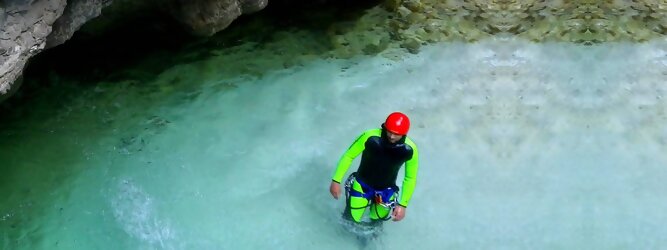 Trip Italien - Canyoning - Die Hotspots für Rafting und Canyoning. Abenteuer Aktivität in der Tiroler Natur. Tiefe Schluchten, Klammen, Gumpen, Naturwasserfälle.